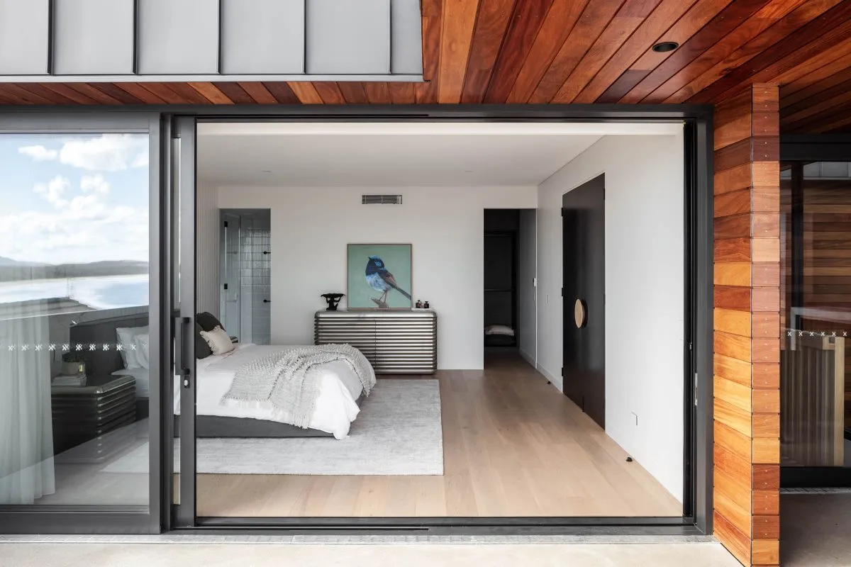 Series 618 MAGNUM Sliding Door