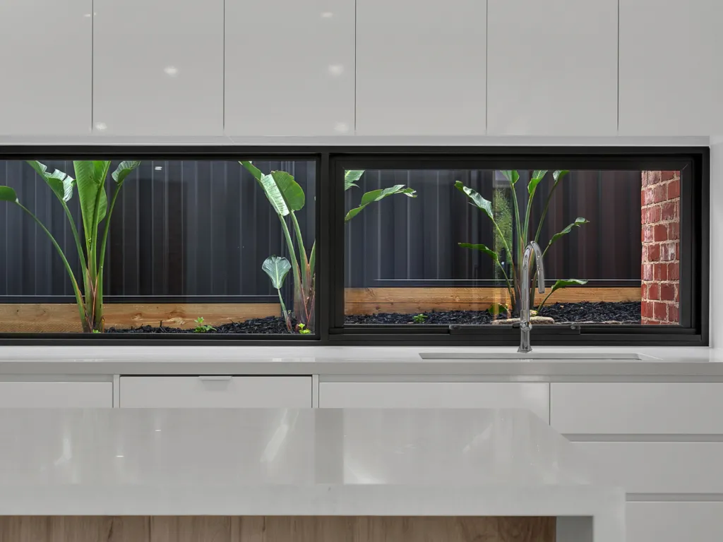 Series 616 MAGNUM Awning Casement Window