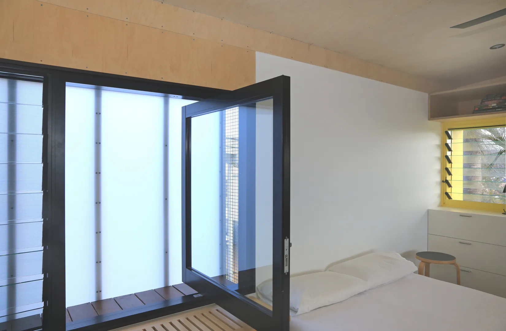 Series 757 ComfortEDGE Awning Window