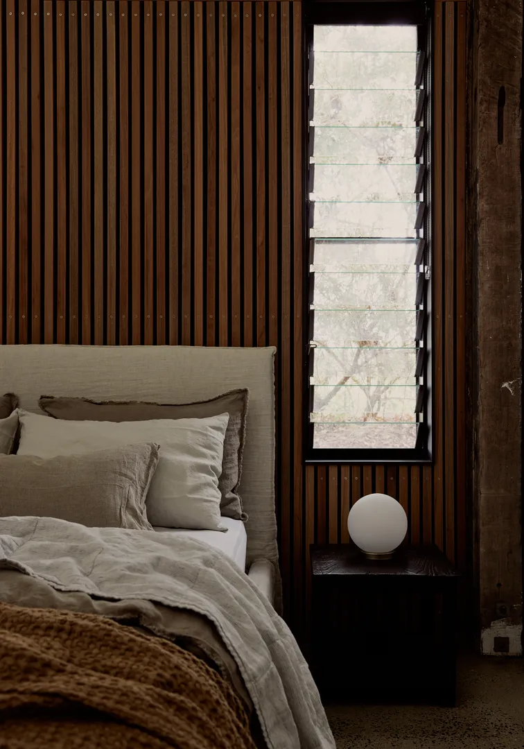Series 525 LouvreMASTER Adjustable Louvre Window