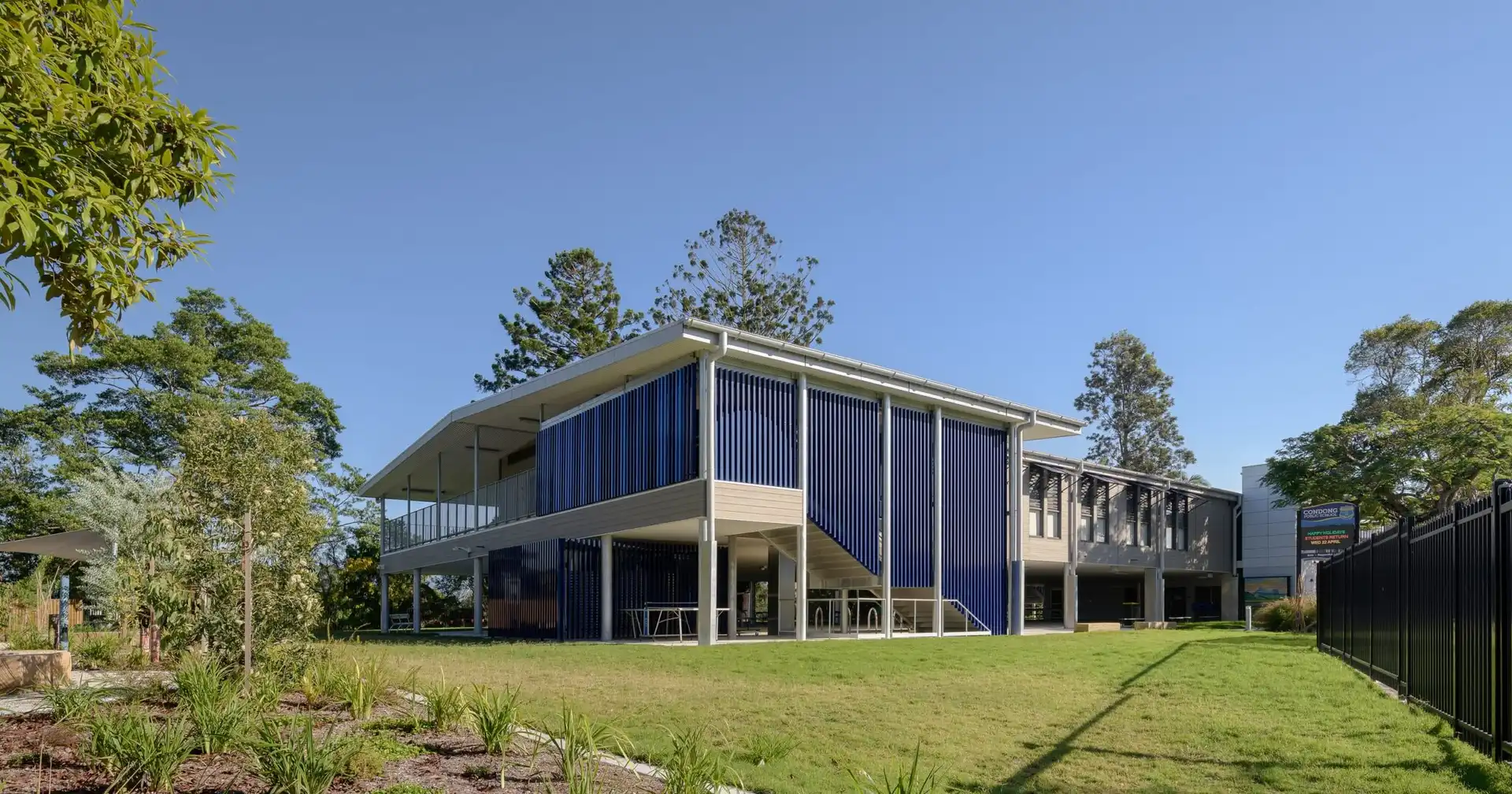 Modscape, Condong — exterior view